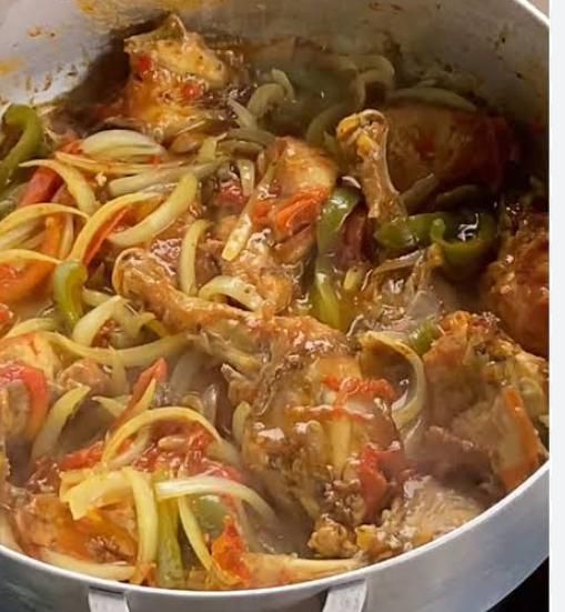 Poulet sauté - Atiéké - Shop Shap - Poulet sauté - Atiéké - Nourriture - Shop Shap - 